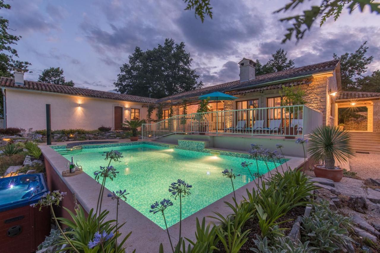 Family Villa Lipica With Private Pool And Jacuzzi Pazin Dış mekan fotoğraf