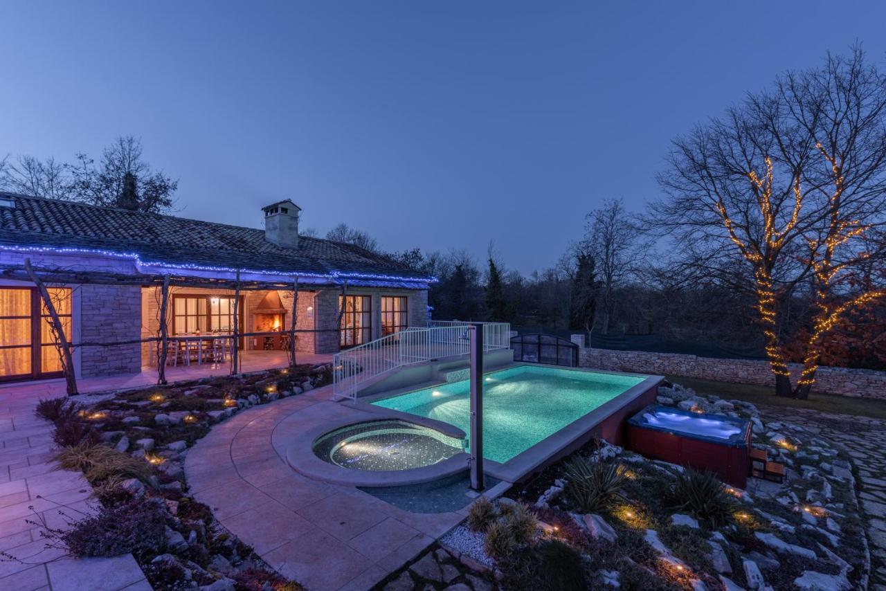 Family Villa Lipica With Private Pool And Jacuzzi Pazin Dış mekan fotoğraf