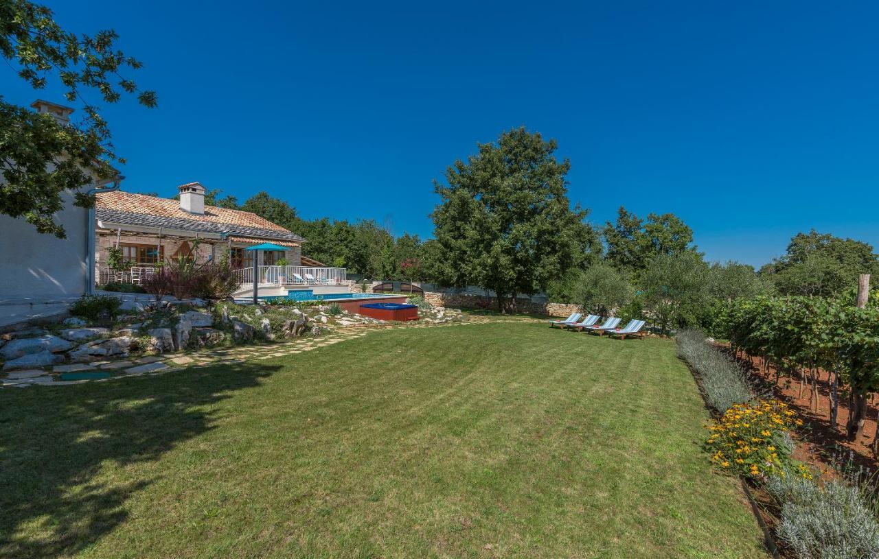 Family Villa Lipica With Private Pool And Jacuzzi Pazin Dış mekan fotoğraf