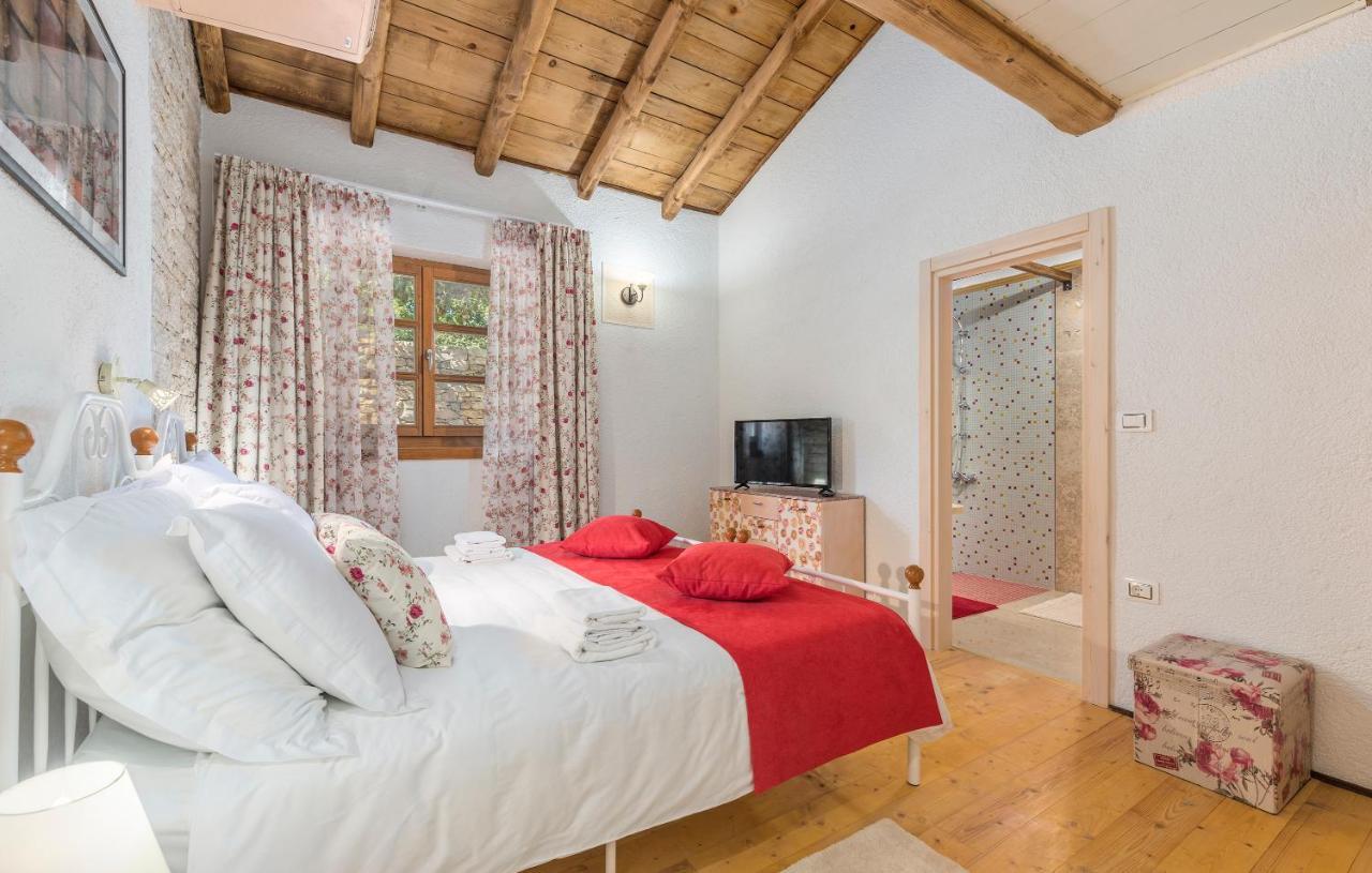 Family Villa Lipica With Private Pool And Jacuzzi Pazin Dış mekan fotoğraf