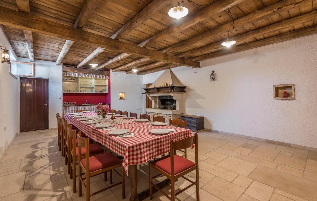 Family Villa Lipica With Private Pool And Jacuzzi Pazin Dış mekan fotoğraf